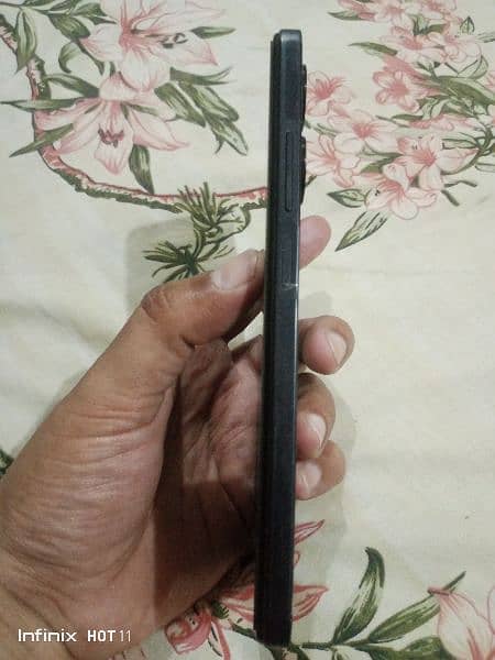 sell my infinix hot 30 10/10 condition 2