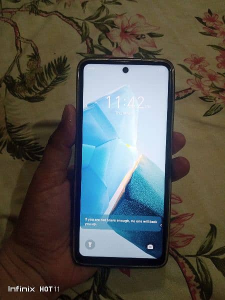 sell my infinix hot 30 10/10 condition 4
