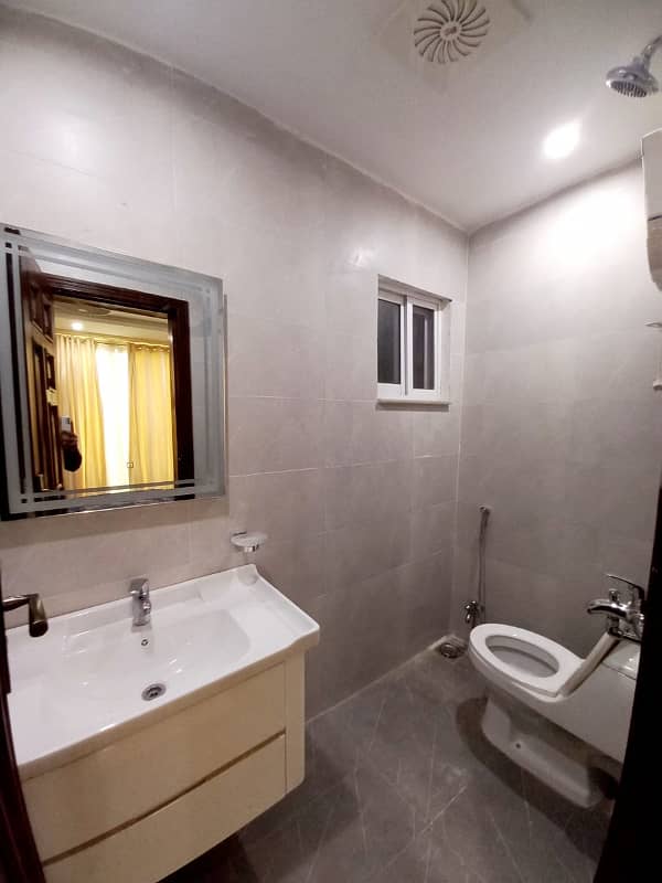 One badroom apartment available for rent daily basis in Bahria town 8