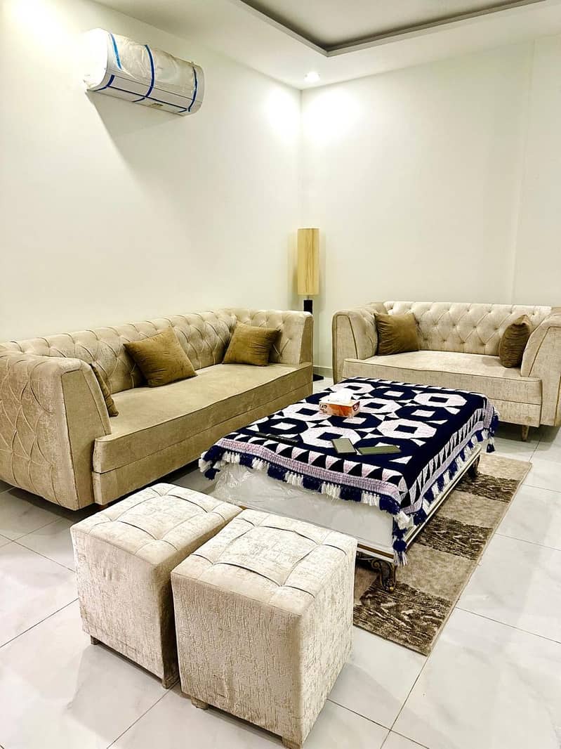 A luxury flat for rent in Lahore on daily and monthly basis 1