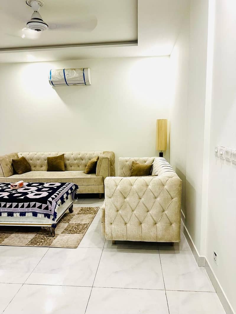A luxury flat for rent in Lahore on daily and monthly basis 3
