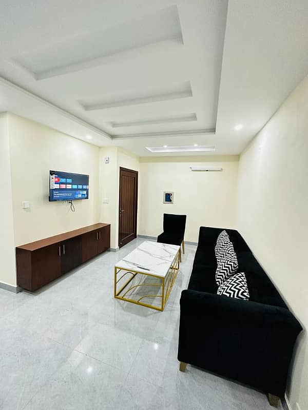 One badroom apartment available for rent daily basis in Bahria town 2
