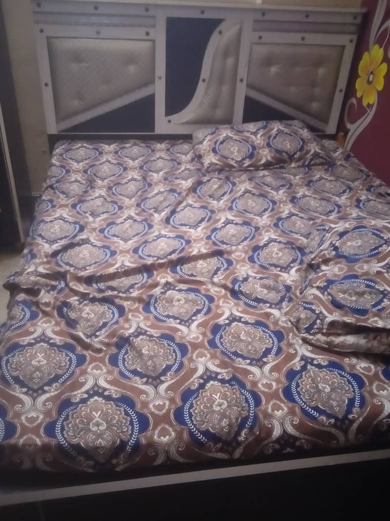 bed for sale with matress 0