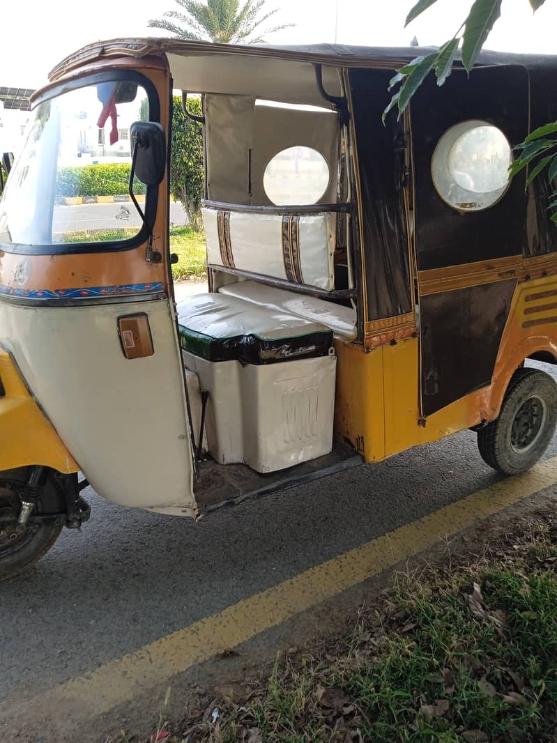 siwa 6 seater rickshaw auto rickshaw 2015-A 0