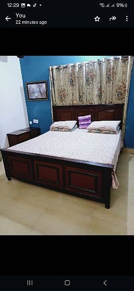 wooden bedroom set for urgent sale just 6 month use 4