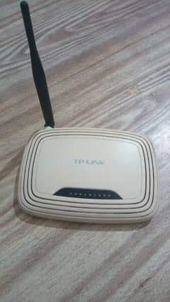 Router model. TL-WR740N with power adapter