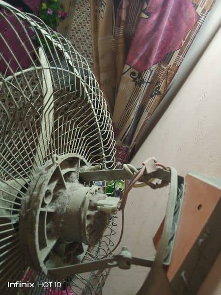 for sell fan and charger 1