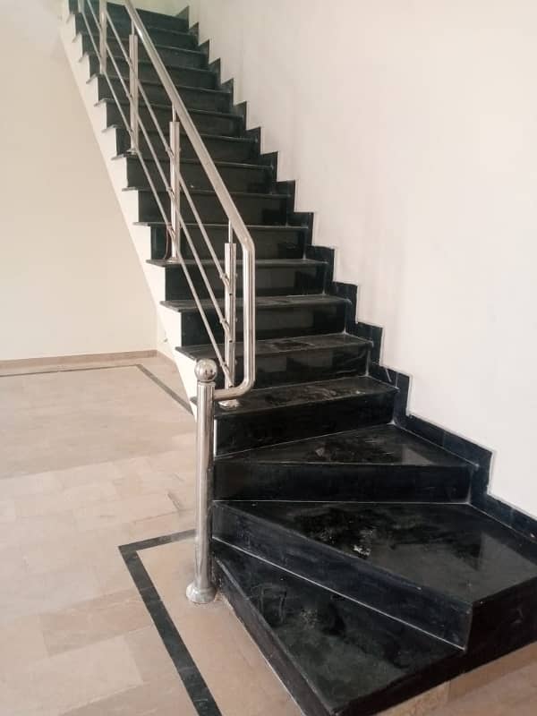 1 Kanal Independent Single Story House For Rent In IEP Engeener Town Lahore 8
