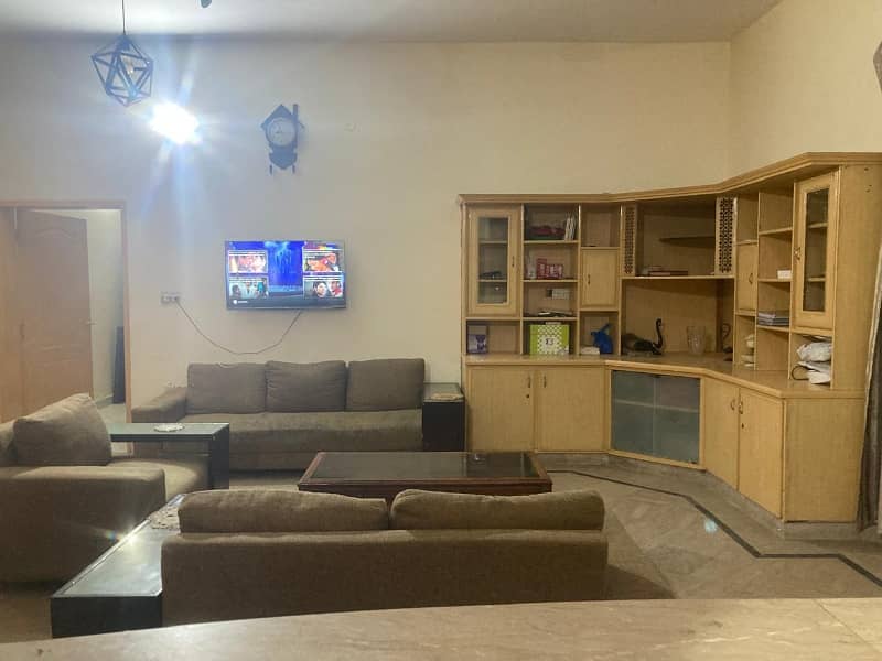 10 Marla Lower Portion For Rent In PIA Housing Society Lahore 2