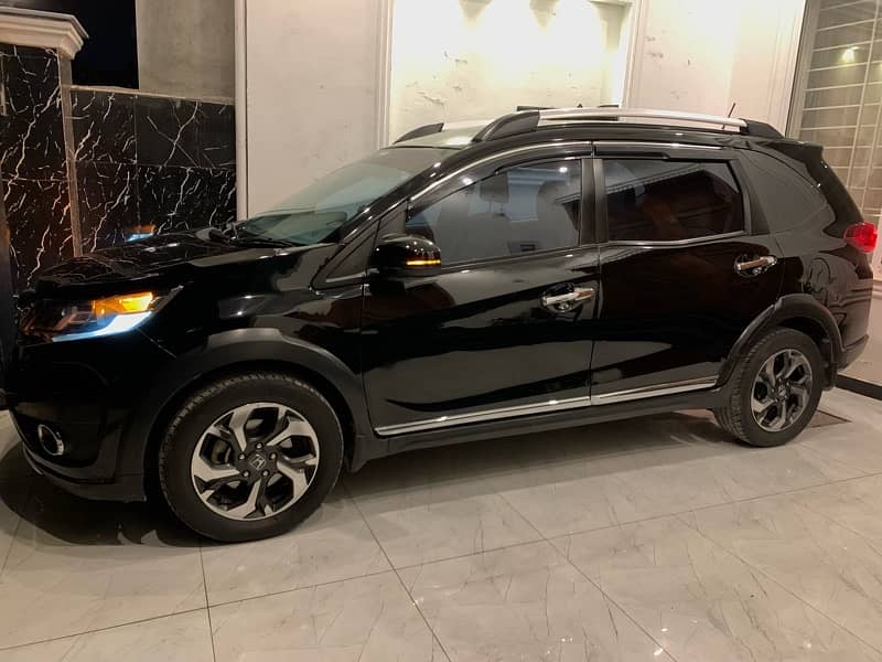 Honda Brv 2017 MODEL S PACKAGE UP FOR SALE IN SUPERB MINT CONDITION 4