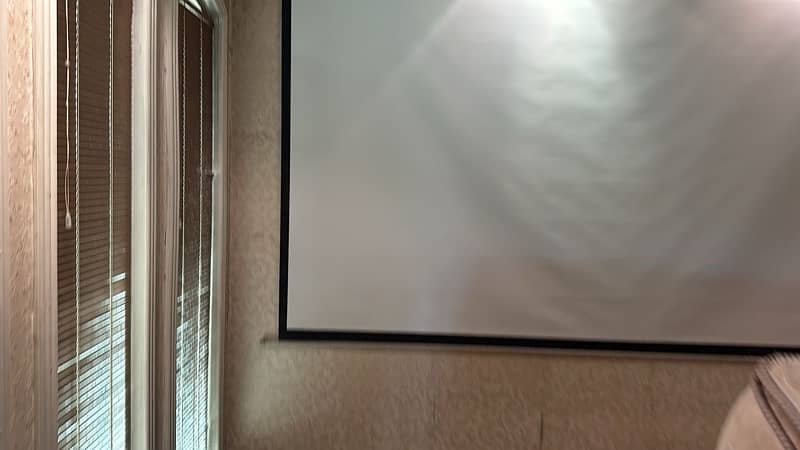 projector white screen 1
