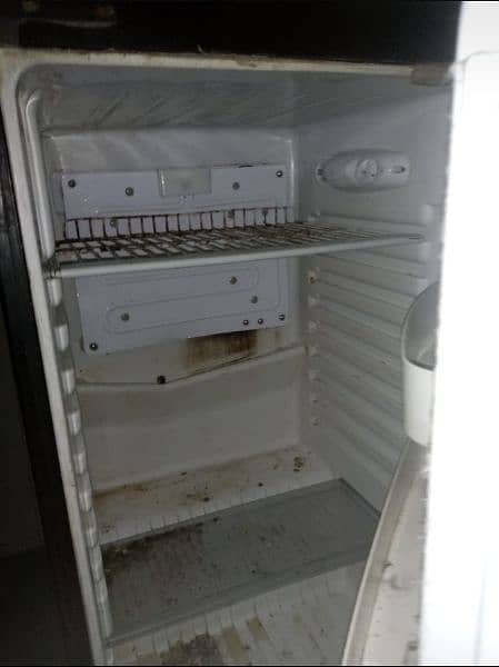 Medium size Refrigerator for sale(one time repairable) 2