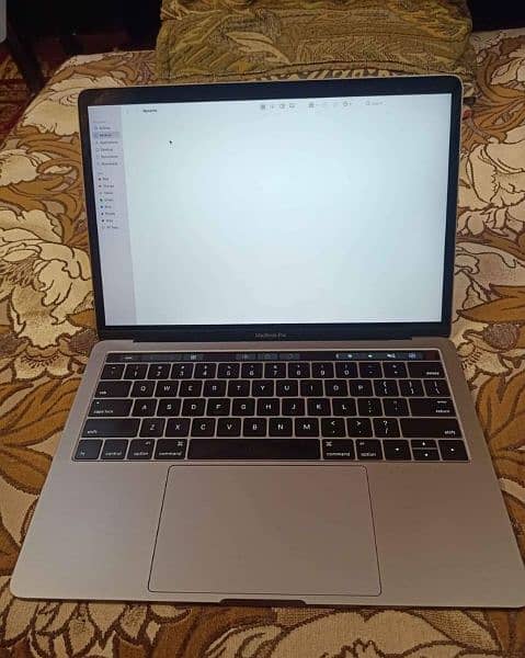 MacBook pro 2017 13inch 8gb/512gb cto model 4