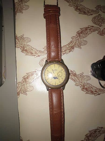 Ross Rino (Yellow Dial with Moon date) antique piece 1