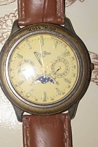 Ross Rino (Yellow Dial with Moon date) antique piece 2