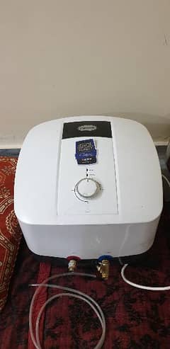 electric gyeser like new for sale canon