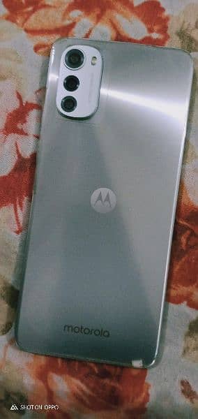 Motorola E32 0