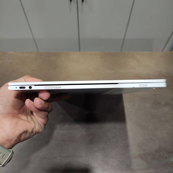 Google Pixelbook Go and Eve 6