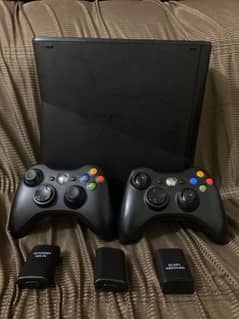 Xbox 360 250gb with 2 controllers