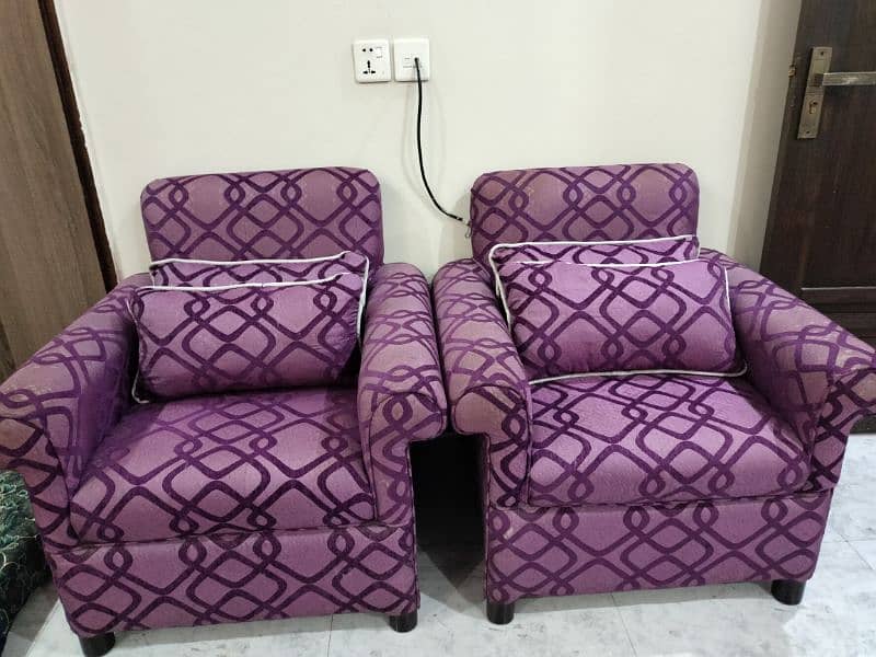 7 seater sofa set with centre table, cushions and rug 3