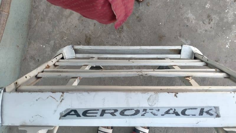 Aerorack gari ka Roof urgent sale peson ki zrurat ha serious buyers cn 1