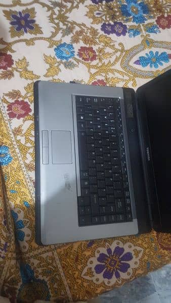 TOSHIBA LAPTOP FOR SALE IN GOOD CONDITION 2