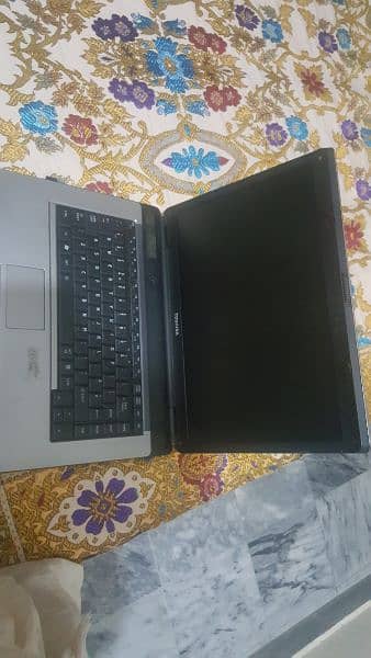 TOSHIBA LAPTOP FOR SALE IN GOOD CONDITION 4