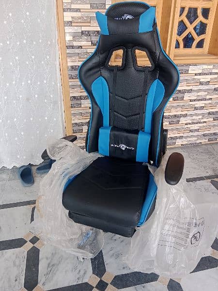 Full New Gaming Chair With Footrest For Sell 0