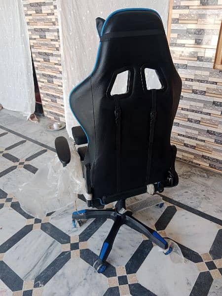 Full New Gaming Chair With Footrest For Sell 2