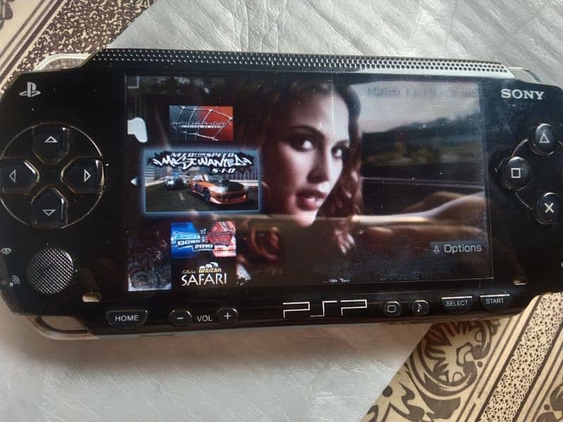 Sony PSP 2001 modal jeelbrek 8gb card 0