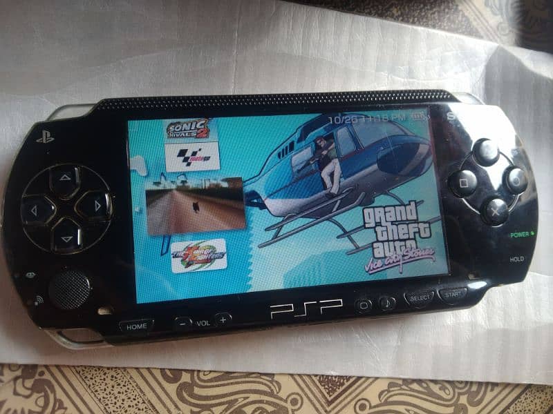 Sony PSP 2001 modal jeelbrek 8gb card 2