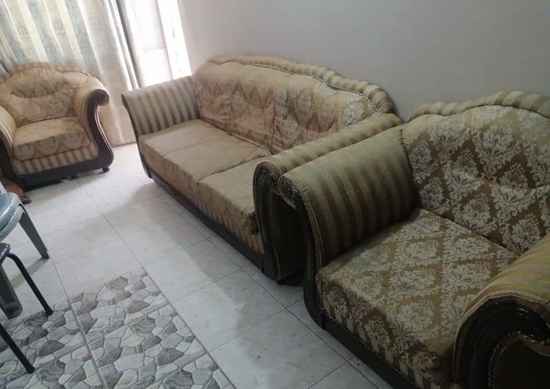 5 seater moltyfoam sofa set 0