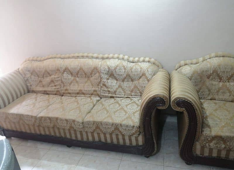 5 seater moltyfoam sofa set 1