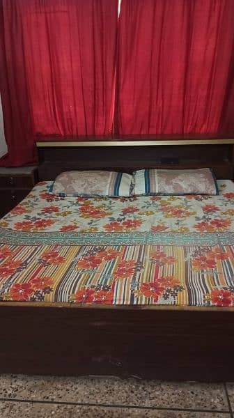 Bed and side time available for Sale 3