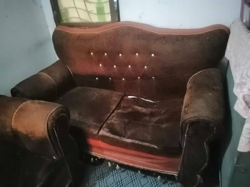 Sofa Set Six Seater in a cheap price. 6