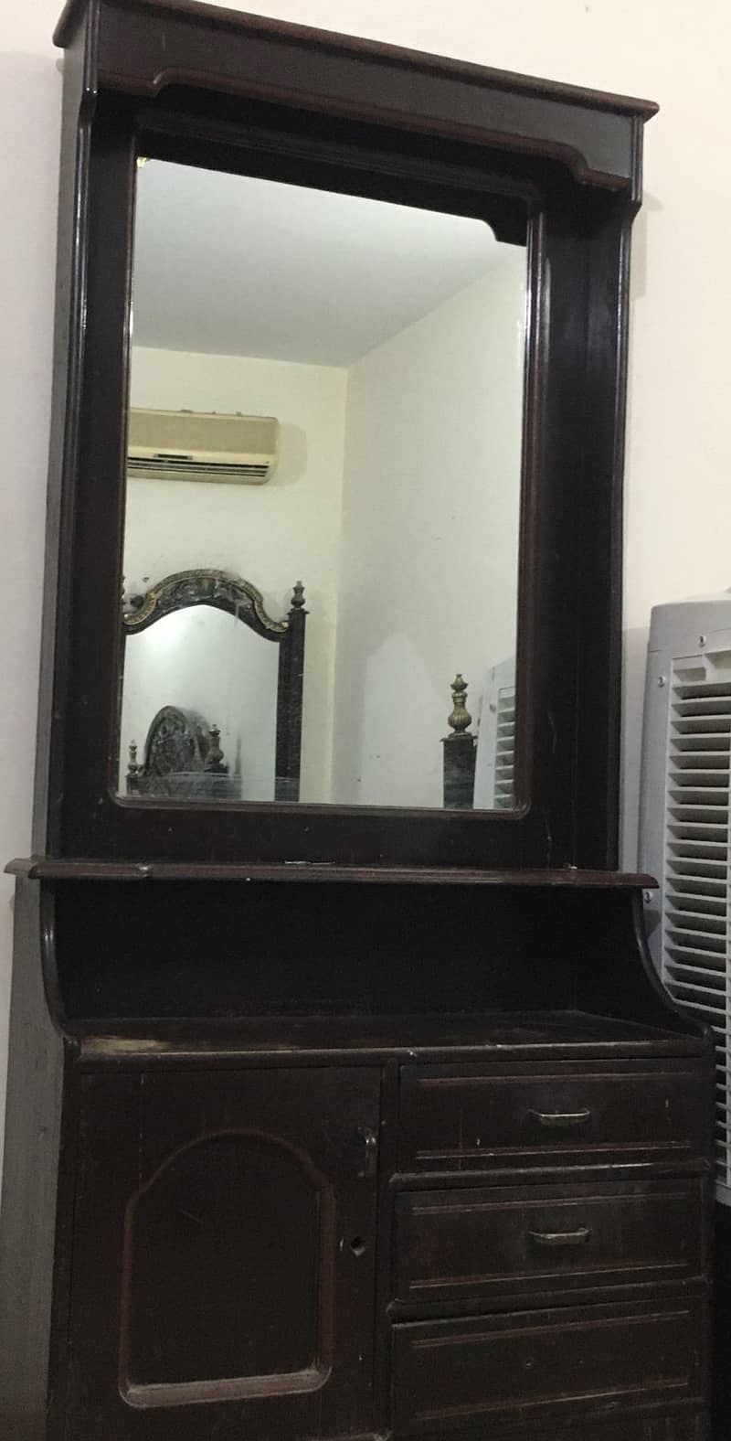 Dressing table/mirror 0