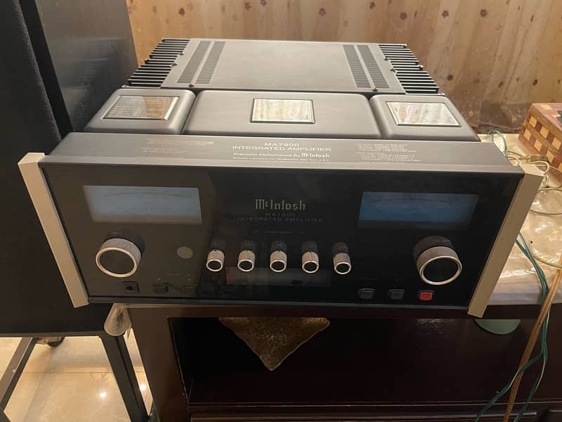 Mcintosh Amplifier MA7900 stereo with Dac 3
