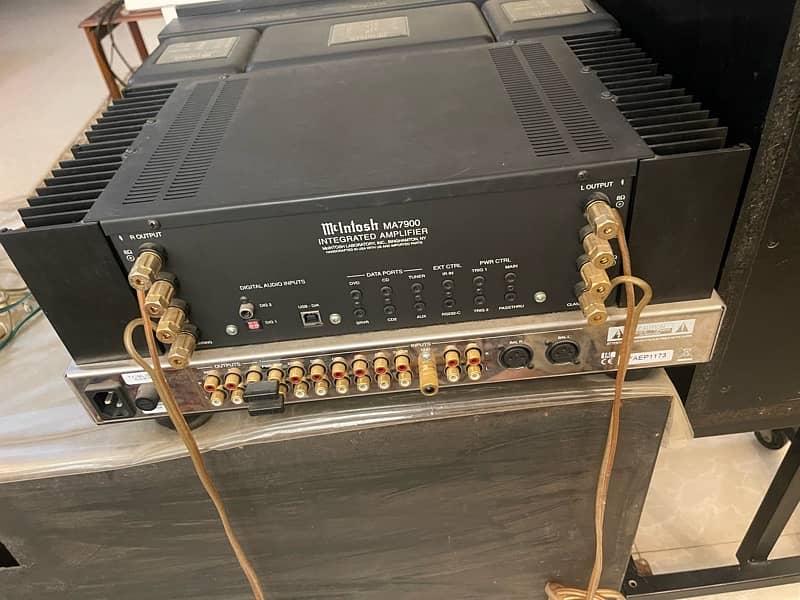 Mcintosh Amplifier MA7900 stereo with Dac 7