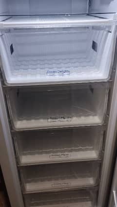 vertical freezer in excellent condition