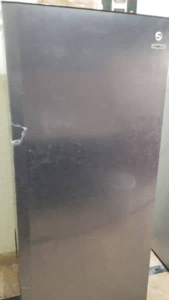 vertical freezer in excellent condition 1