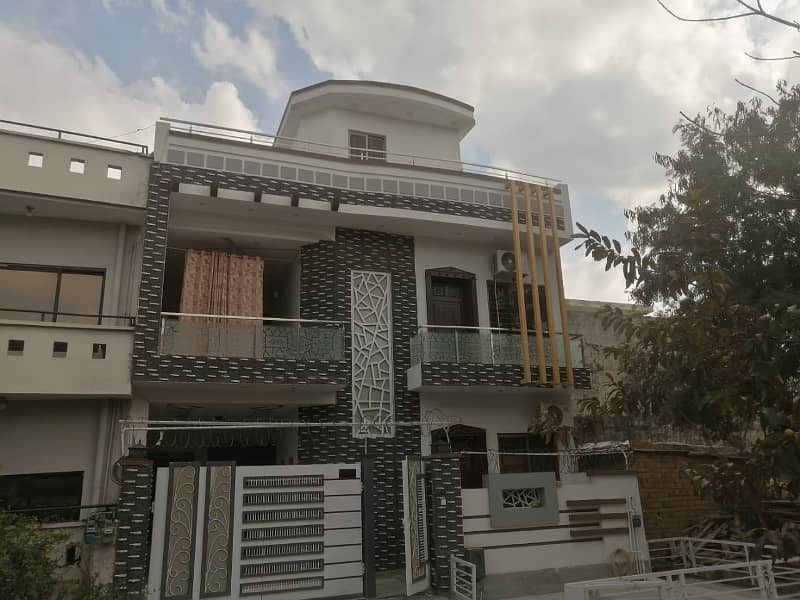 8 Marla Double Unit on Main Double Road Back Side. House Available For Sale in G-15/1 Islamabad. 0