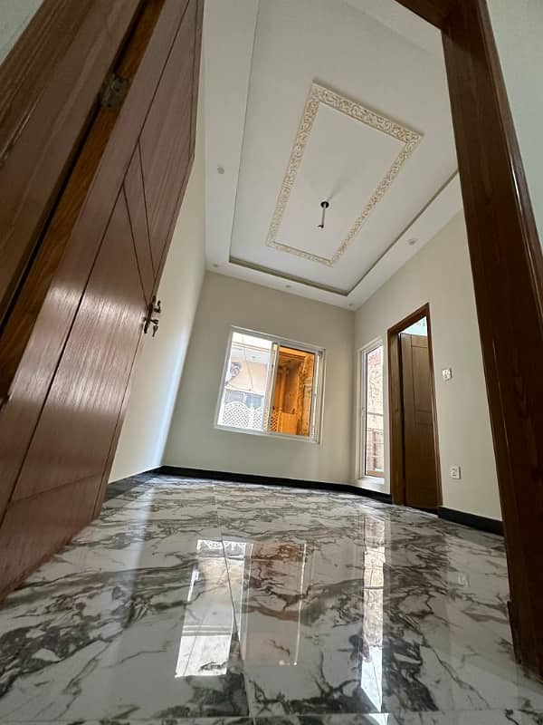 Ideal Location Near Main Road All Connections 16