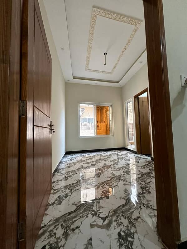 Ideal Location Near Main Road All Connections 20