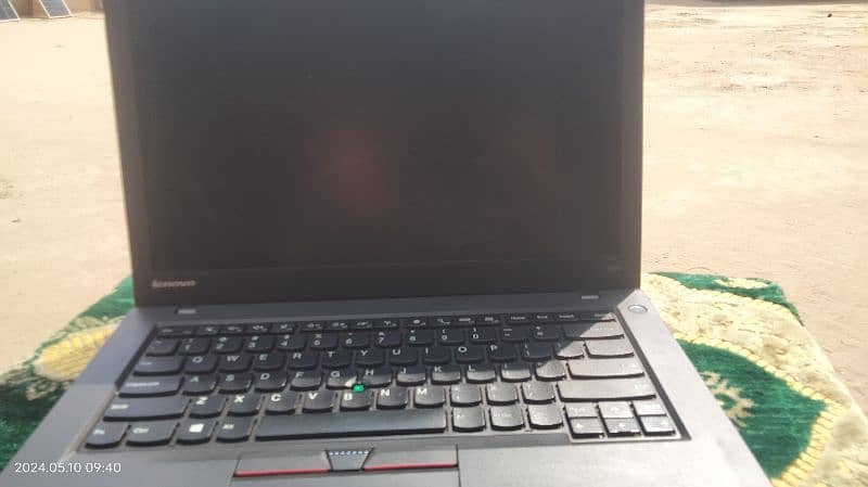 Lenovo Thinkpad t450 | 8GB ram | 9/10 condition | i5 5th 4