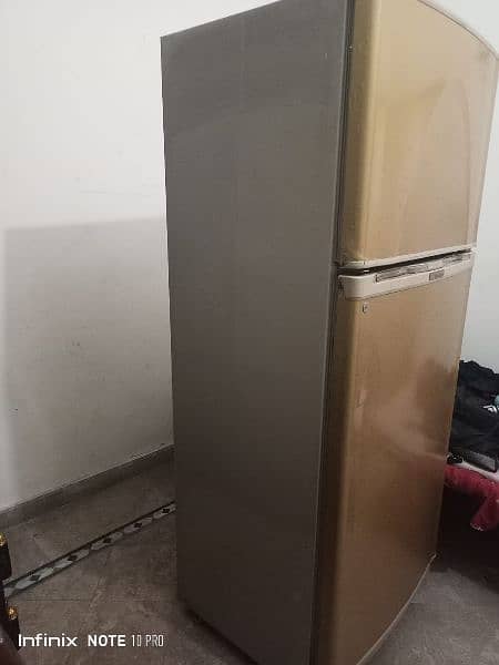Dawlance Jumbo Size Refrigerator/Freezer 1