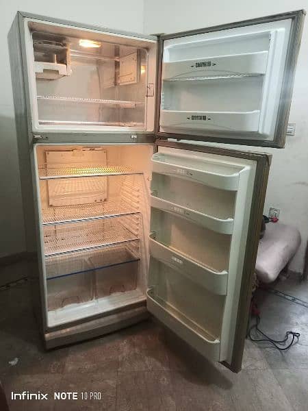 Dawlance Jumbo Size Refrigerator/Freezer 2