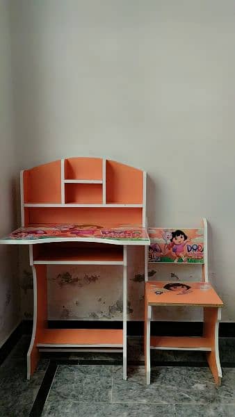 kids' study table with chair 1