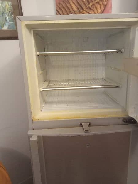 Dawlance Refrigerator in good condition for sale 2
