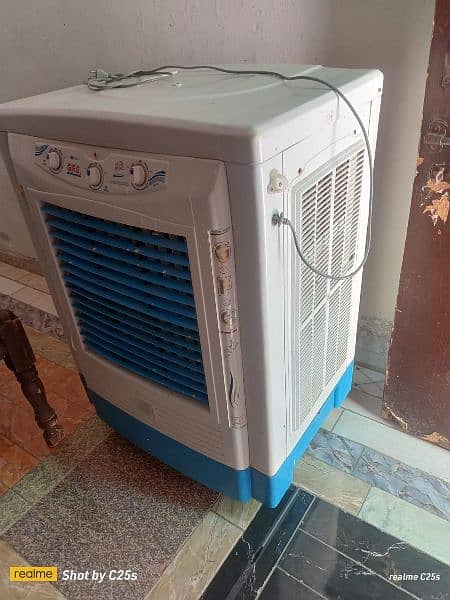 GFC k Air Cooler with ice box _ 3 Months use 2