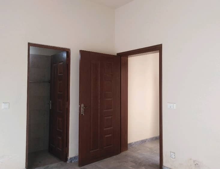 A 2 Marla House Located In Ghazi Road Is Available For sale 5